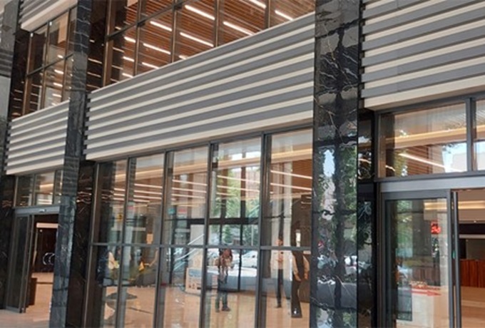 مجتمع تجاری ، اداری و رفاهی آنا آتا